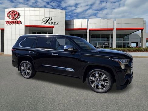 Used 2025 Toyota Sequoia Capstone image 1
