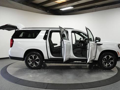 New 2026 GMC Yukon XL AT4 w/ AT4 Premium Plus Package AWD/4WD image 13