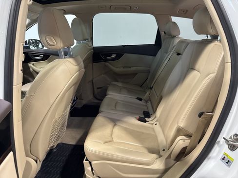 Used 2019 Audi Q7 3.0T Prestige w/ Prestige Package AWD/4WD image 32