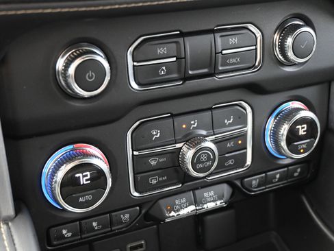 Used 2021 GMC Yukon XL SLT image 23