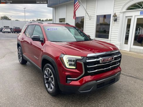 Used 2025 GMC Terrain Elevation w/ Elevation Premium Package AWD/4WD image 3