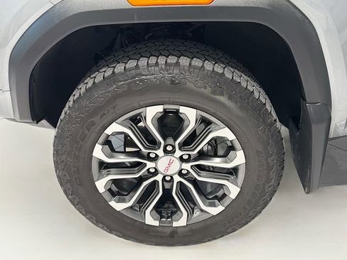 Certified 2024 GMC Canyon Denali image 22