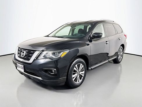 Used 2020 Nissan Pathfinder SV image 3