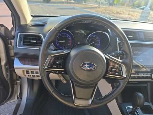 Used 2019 Subaru Outback 2.5i Limited AWD/4WD image 12