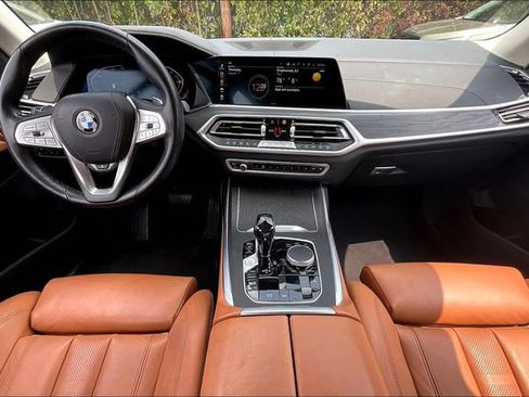 Used 2022 BMW X7 xDrive40i w/ Premium Package image 14