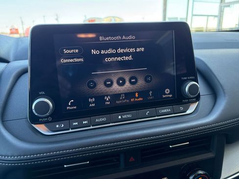 Used 2025 Nissan Rogue SV image 20