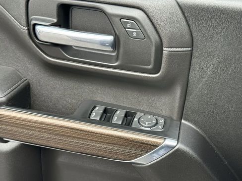 Used 2022 Chevrolet Silverado 1500 LT Trail Boss w/ Bed Protection Package AWD/4WD image 15
