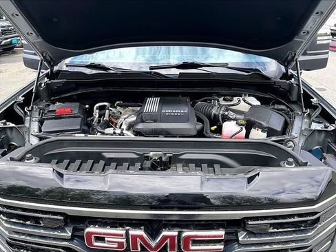 Used 2025 GMC Sierra 1500 AT4 w/ AT4 Premium Package AWD/4WD image 10