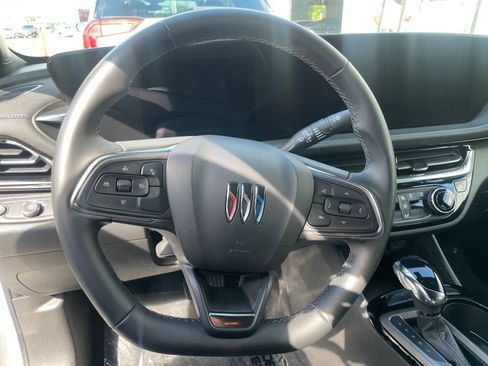 Used 2025 Buick Envista Sport Touring image 28