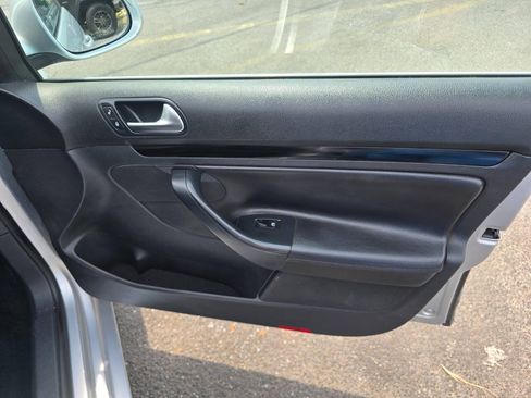 Used 2011 Volkswagen Jetta TDI FWD image 27