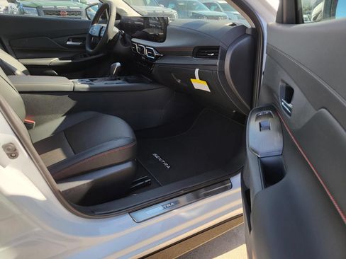 New 2026 Nissan Sentra SR w/ SR Premium Package FWD image 13