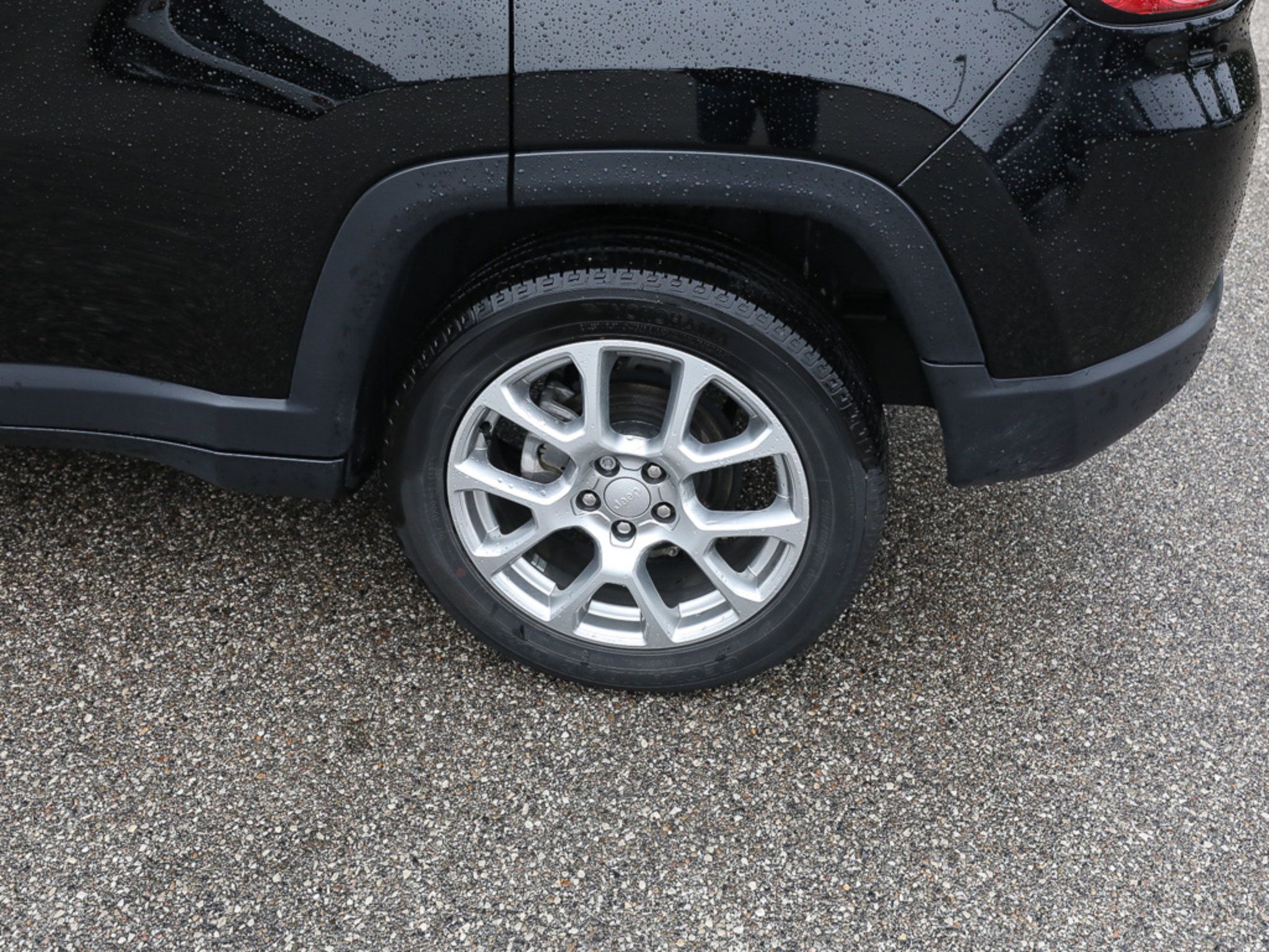 Used 2023 Jeep Compass Latitude AWD/4WD image 3