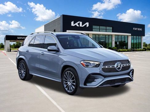 Used 2024 Mercedes-Benz GLE 450 4MATIC w/ AMG Line Exterior image 3