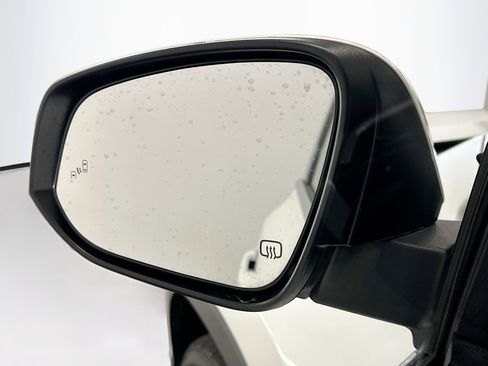 Used 2018 Toyota Highlander SE AWD/4WD image 16