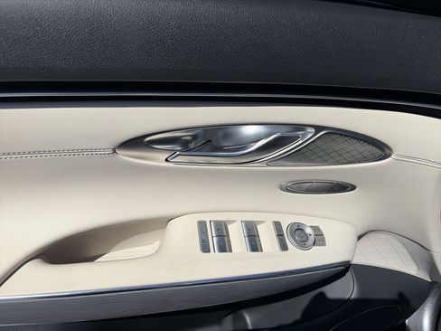 Used 2023 Genesis GV70 2.5T w/ Advanced Package image 10