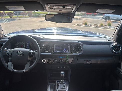 Used 2023 Toyota Tacoma TRD Sport w/ Black Out Package (TMS) AWD/4WD image 19