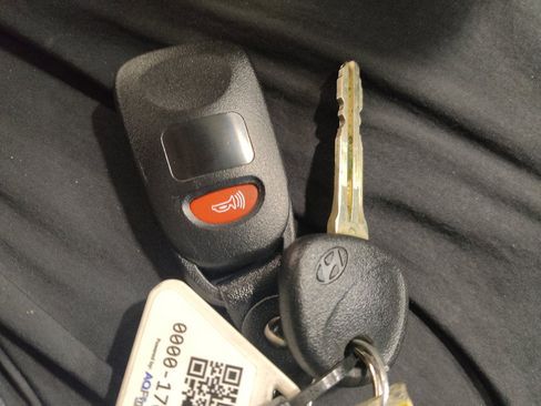 Used 2014 Hyundai Elantra SE FWD image 32