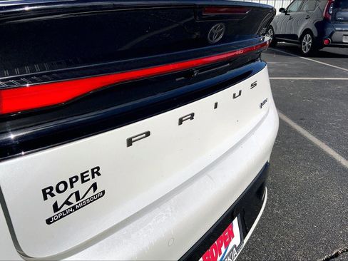 Used 2024 Toyota Prius XLE image 29