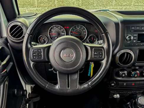 Used 2017 Jeep Wrangler Unlimited Sport w/ Connectivity Group AWD/4WD image 16