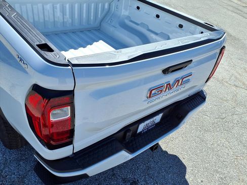New 2026 GMC Canyon Elevation w/ Convenience Package image 20
