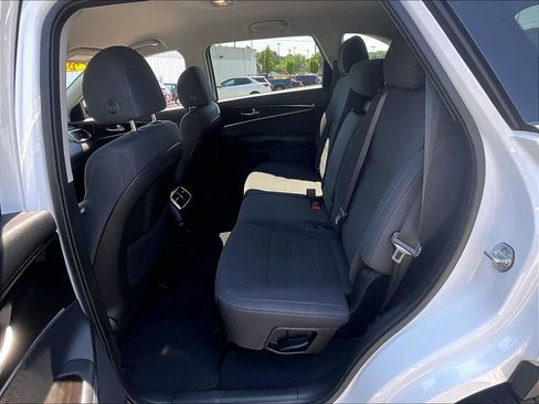 Used 2019 Kia Sorento AWD w/ LX Convenience Package image 15