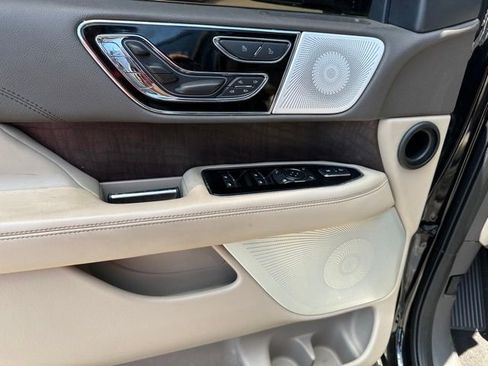 Used 2022 Lincoln Navigator Reserve AWD/4WD image 25