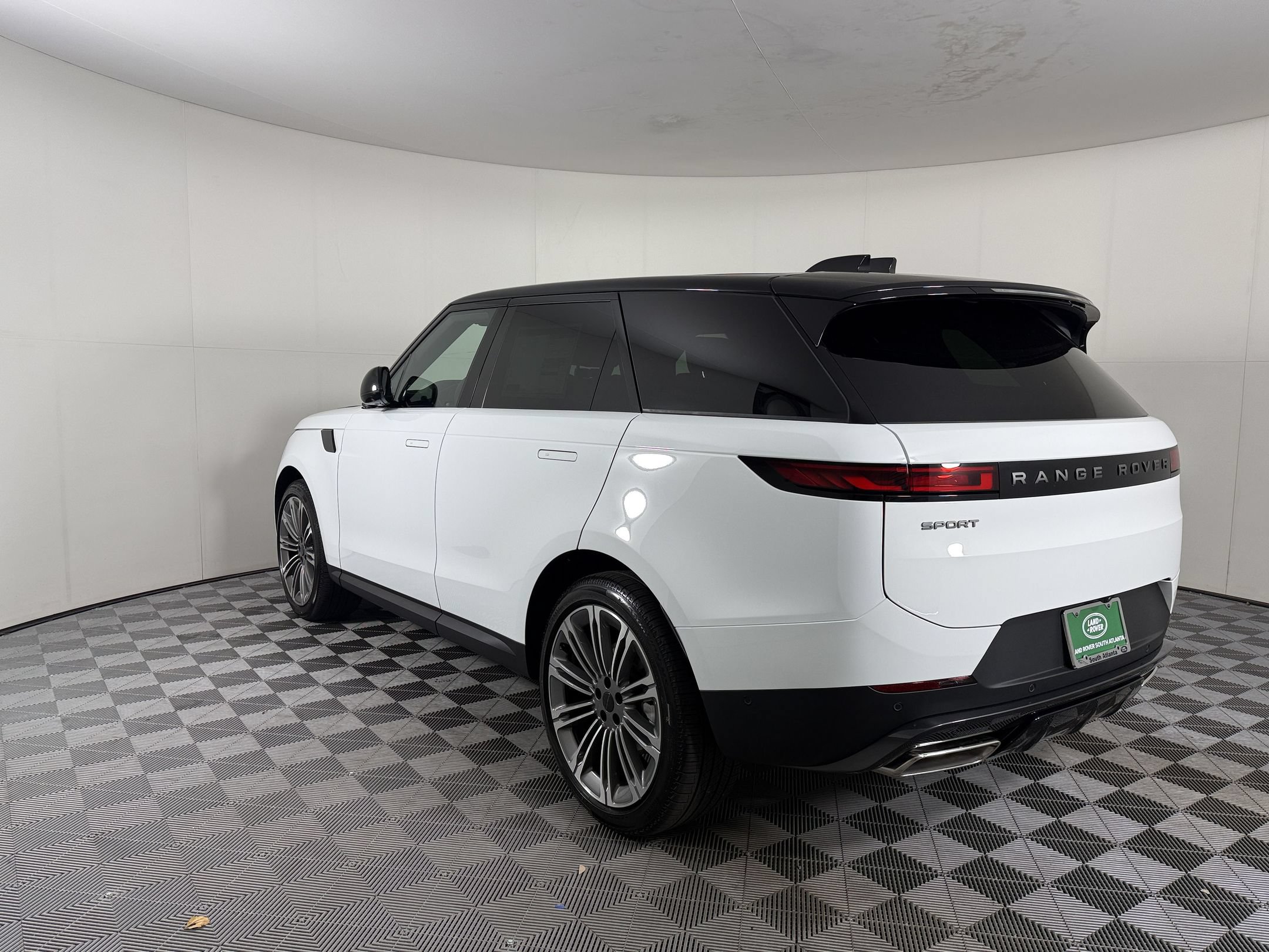 New 2027 Land Rover Range Rover Sport SE AWD/4WD image 3