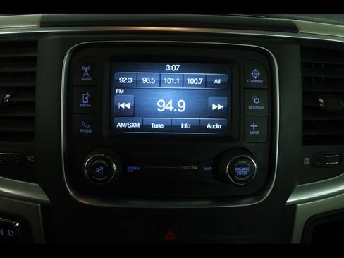 Used 2019 RAM 1500 Classic SLT AWD/4WD image 18