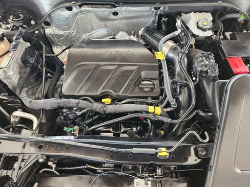 Certified 2025 Chevrolet Trax LS FWD image 33
