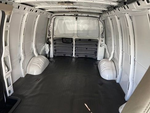 Used 2024 Chevrolet Express 2500 Extended image 13