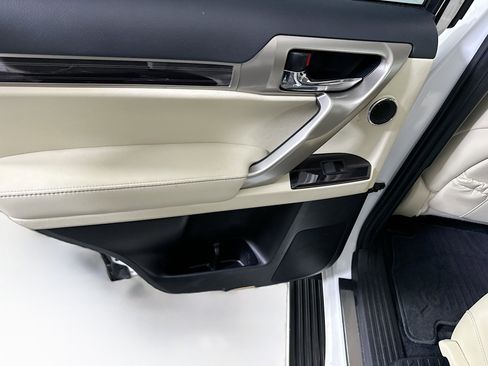 Used 2021 Lexus GX 460 Luxury w/ Sport Design Package image 27