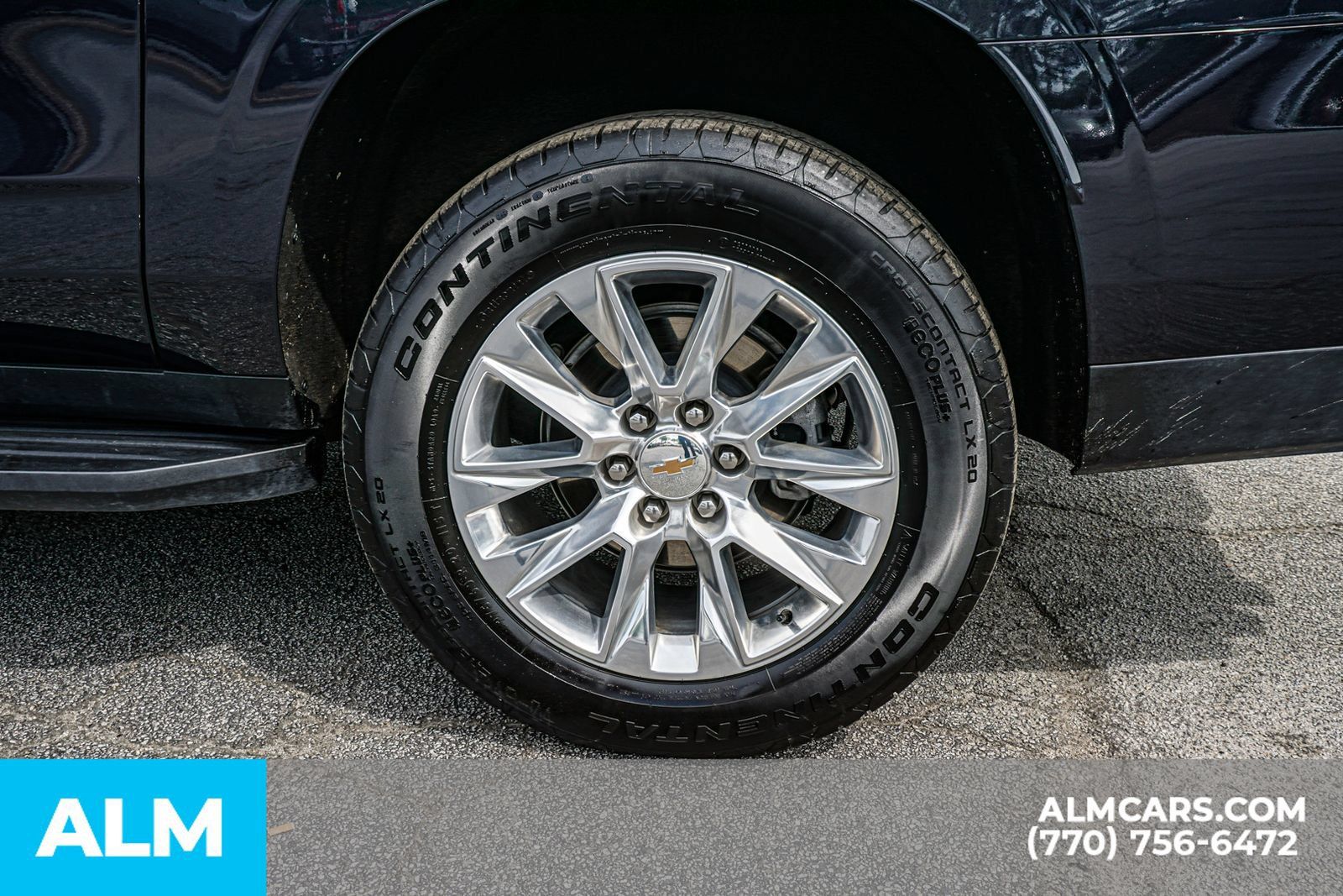 Used 2025 Chevrolet Suburban Premier AWD/4WD image 15
