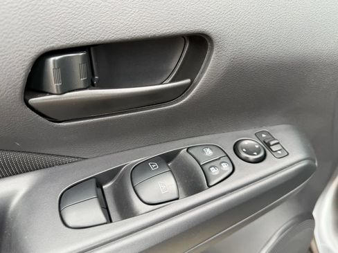 Certified 2025 Nissan Kicks Play S image 21