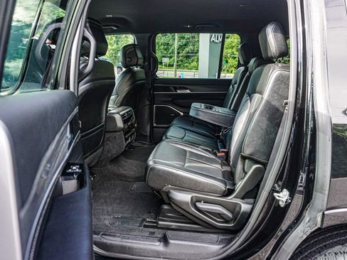 Used 2023 Jeep Wagoneer Series II image 17