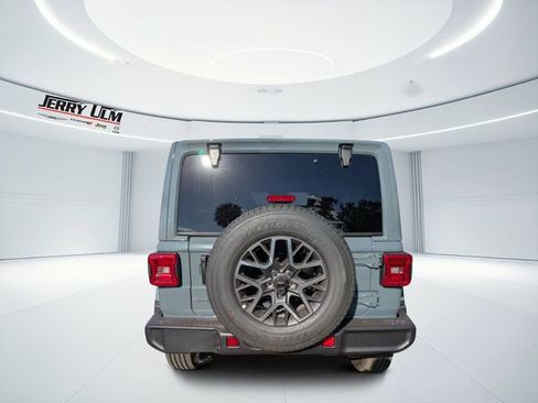 New 2026 Jeep Wrangler Unlimited Sahara w/ Technology Group AWD/4WD image 4