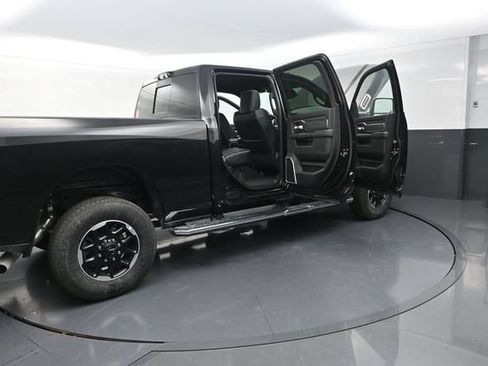 New 2026 RAM 2500 Laramie AWD/4WD image 36