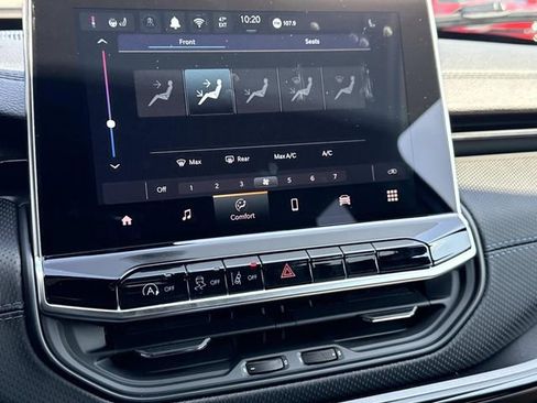 New 2026 Jeep Compass Latitude image 14