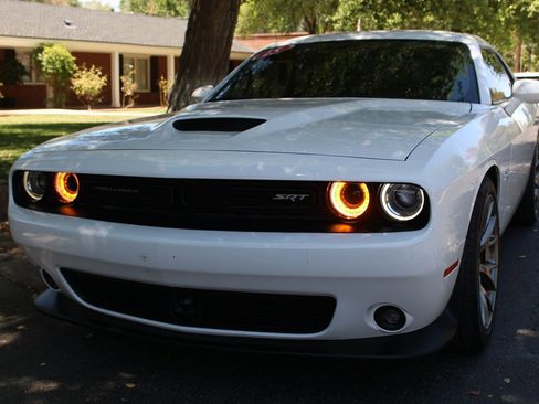 Used 2015 Dodge Challenger SRT w/ Technology Group image 48