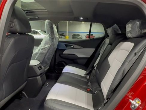 New 2026 Chevrolet Equinox EV LT image 14