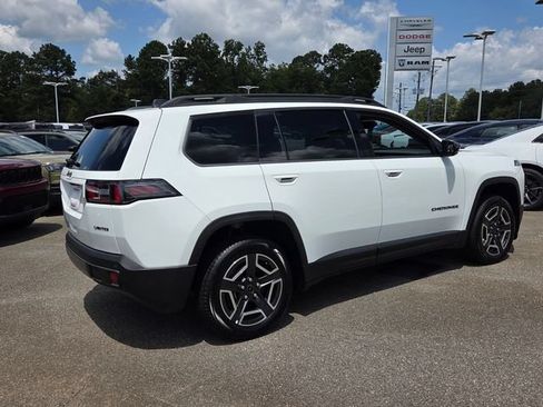 Used 2026 Jeep Cherokee Limited AWD/4WD image 15