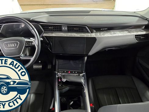Used 2024 Audi Q8 e-tron Premium Plus AWD/4WD image 29