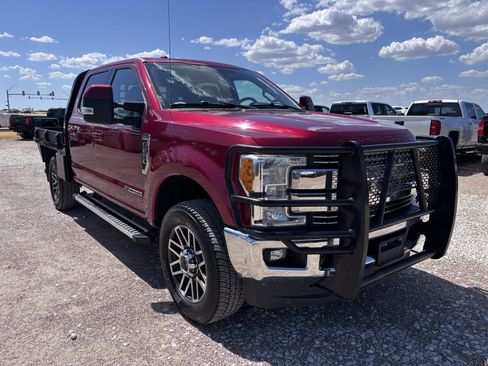 Used 2017 Ford F250 Lariat w/ Lariat Value Package AWD/4WD image 8
