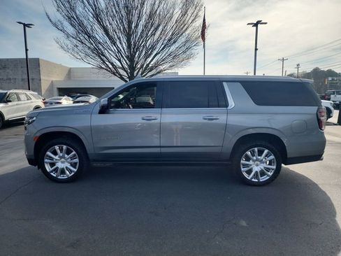 Certified 2023 Chevrolet Suburban High Country AWD/4WD image 5