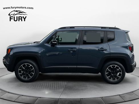 Used 2023 Jeep Renegade Latitude AWD/4WD image 6