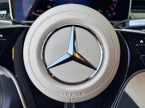 Used 2025 Mercedes-Benz S 580e 4MATIC Sedan image 6
