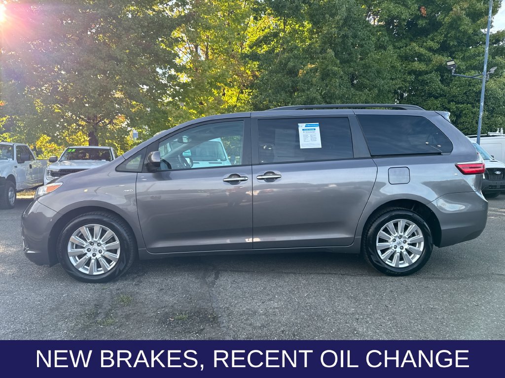 Used 2017 Toyota Sienna XLE w/ XLE Navigation Package AWD/4WD image 2