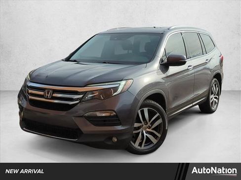 Used 2016 Honda Pilot Touring image 1