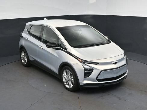 Used 2022 Chevrolet Bolt LT FWD image 1
