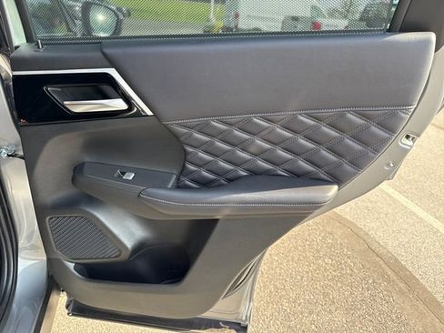 Used 2023 Mitsubishi Outlander SEL 40th Anniversary AWD/4WD image 16