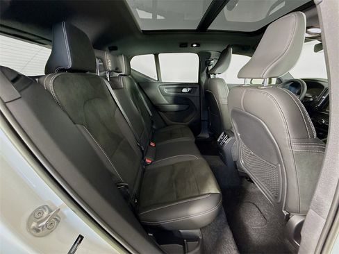 Certified 2023 Volvo XC40 Recharge Ultimate image 28